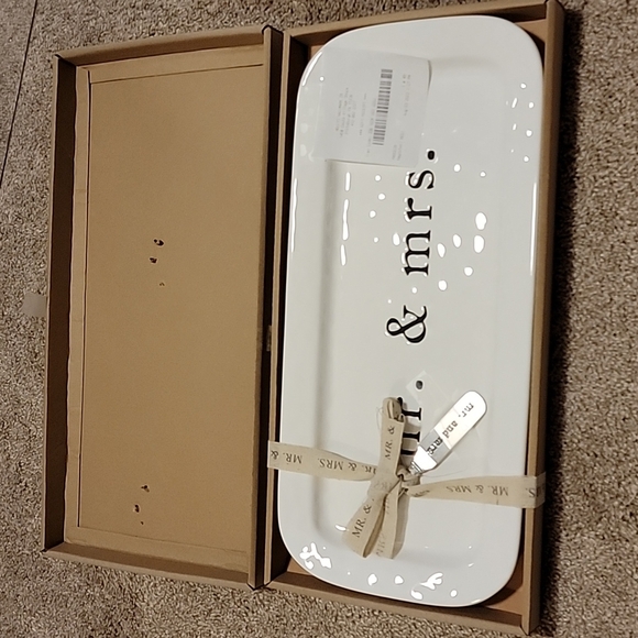 NWT & box: Mudpie Mr. & Mrs. Ceramic Tray Set - Picture 3 of 3